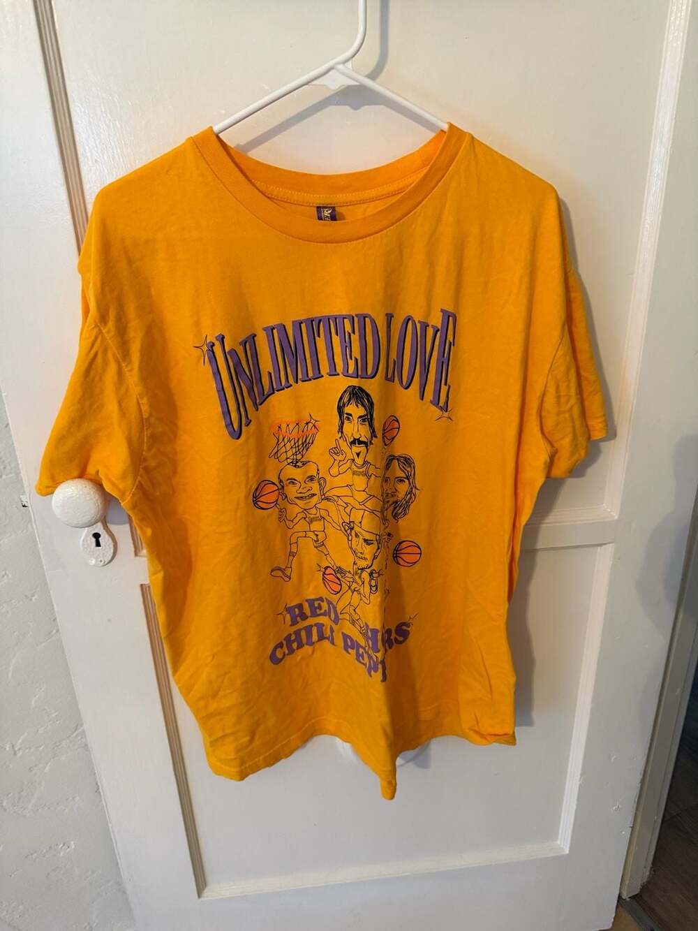 Los Angeles Lakers x Red Hot Chili Peppers Unlimited Love Graphic T-Shirt